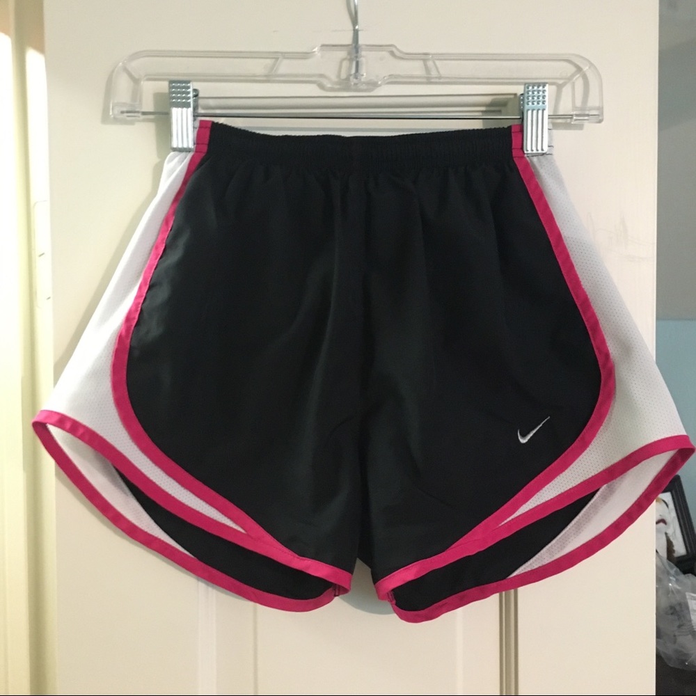 ✨ NIKE tempo running shorts: black drifit athletic